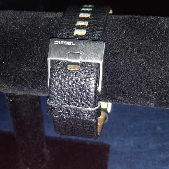 Deisel Watch - Picture 3 of 3